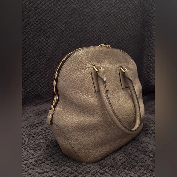 Burberry Black Bag with Gold Zipper - Picture 7 of 8